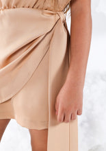 Cargar imagen en el visor de la galería, Vestido beige